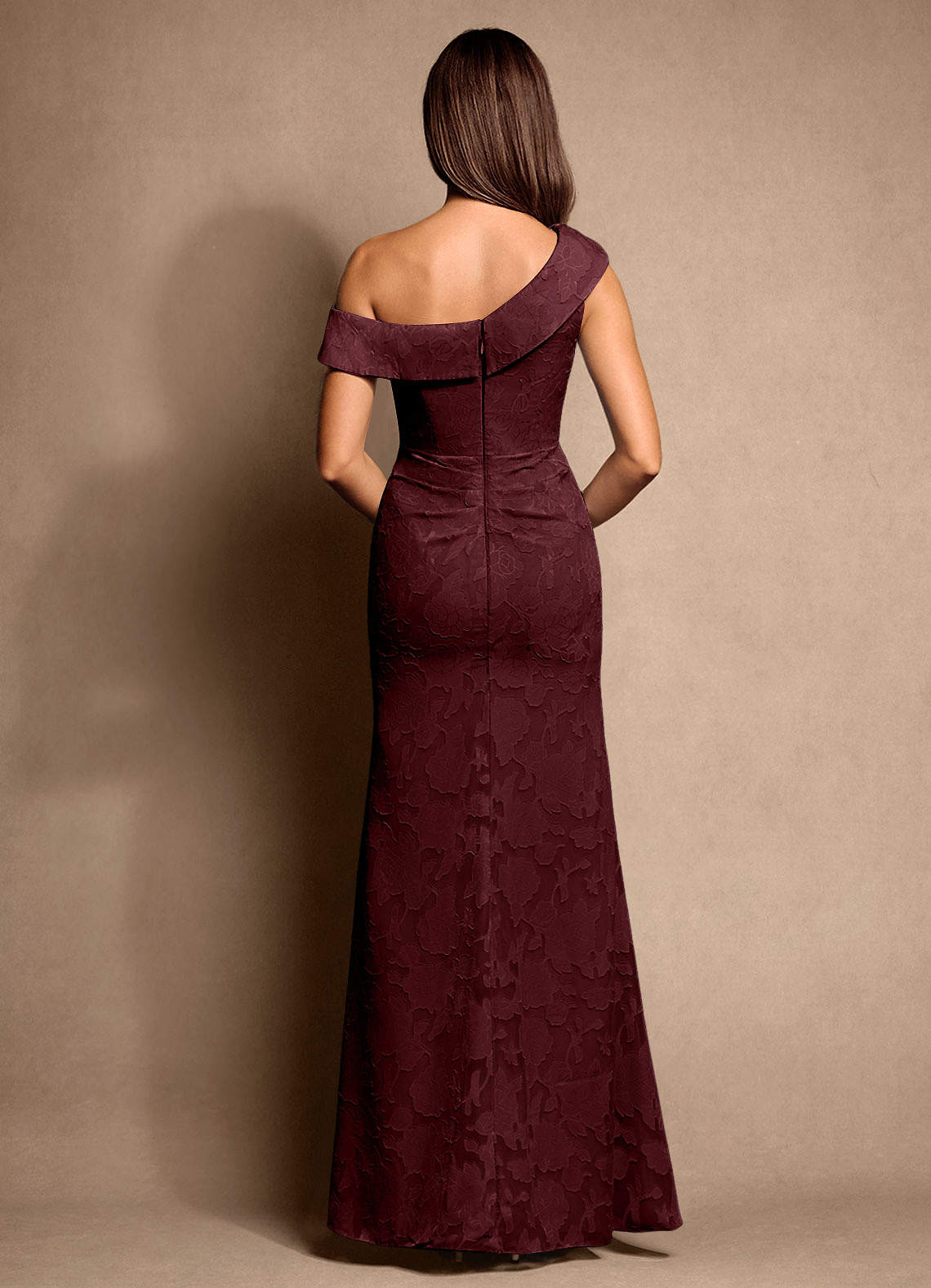 Azazie Hamptons vestidos de madre de la novia Vestido de Cabernet de Devorado Floral de Corte En A con Plisado image2