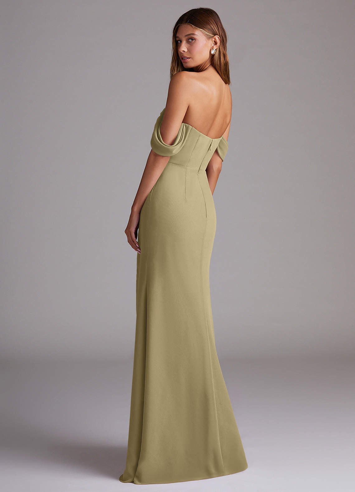 Azazie Saige Vestidos de madrinha de casamento Vestido Musgo Verde de Chiffon de Linha A com Fora do ombro image7