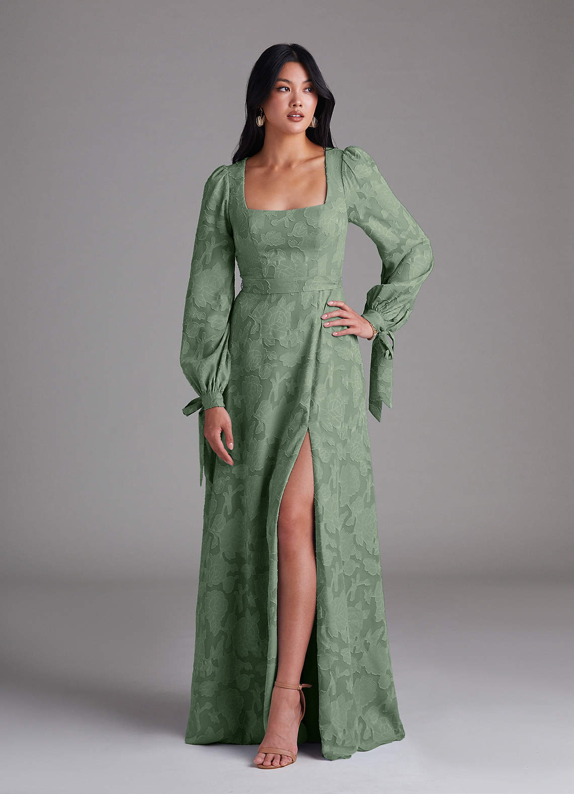Azazie Leonia Brautjungfernkleider A-Linie Langarm Blumen-Burnout Kleid Matcha image1
