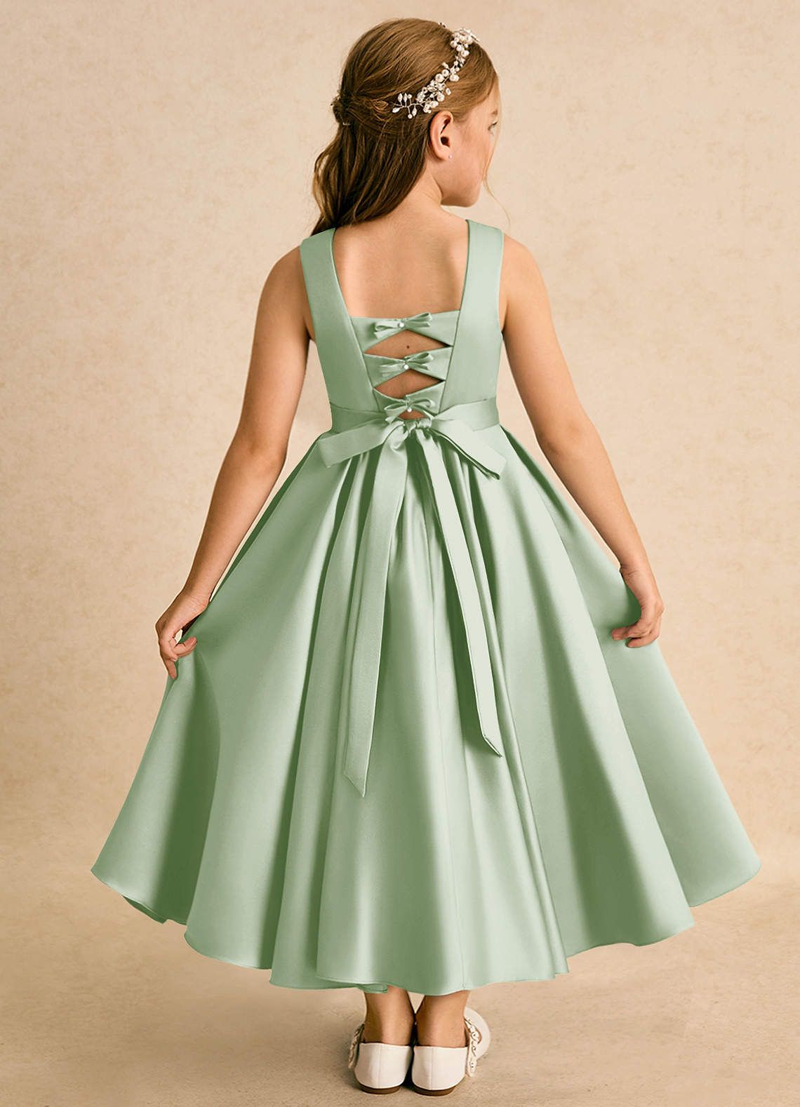 Azazie Junebuj vestidos de niña de las flores Vestido de Salvia Polvorienta de Satin Mate de Princesa con Plisado image1