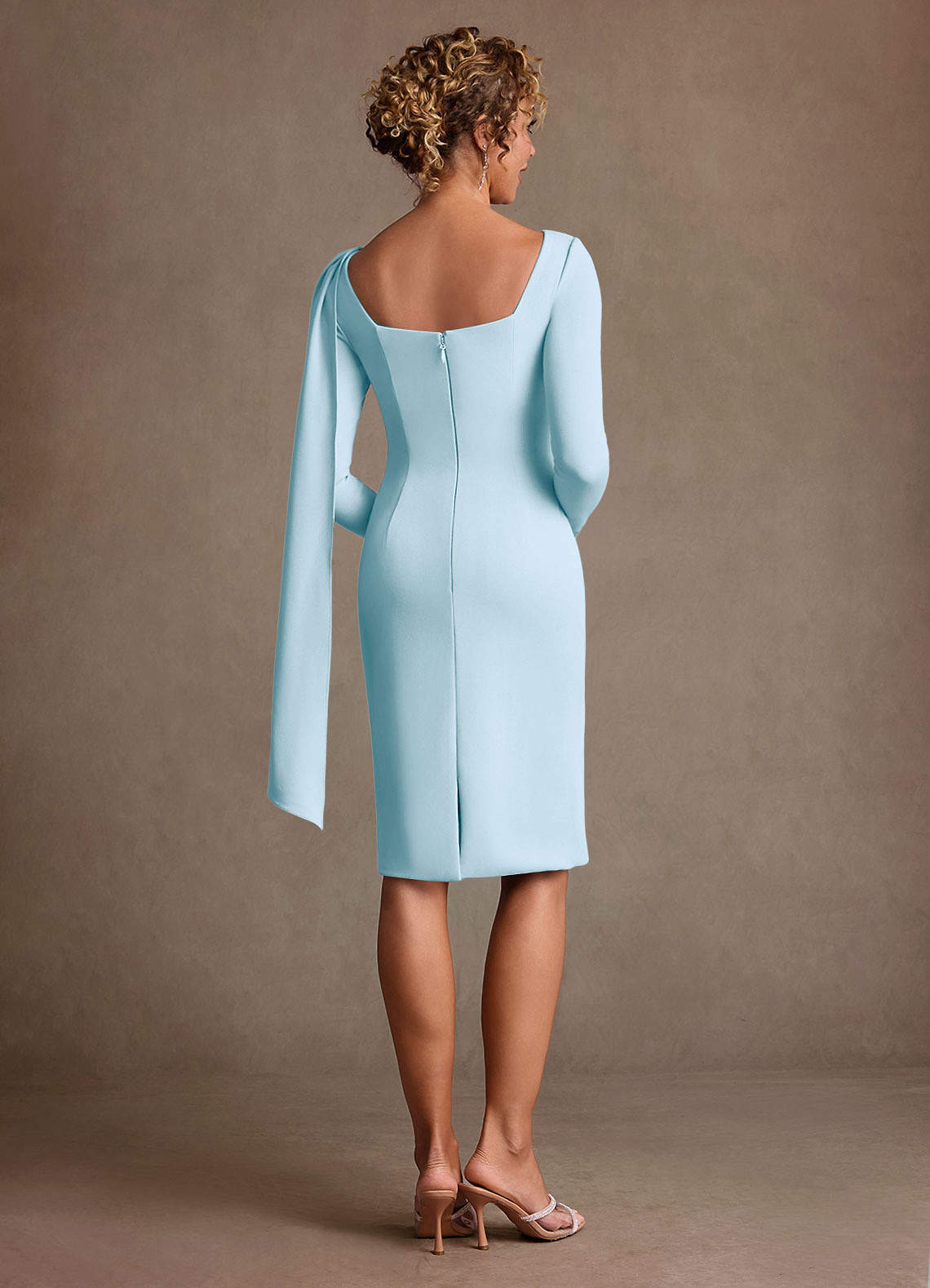 Azazie Merian Venta Final Vestido de Dusty Blue de Crepé elástico de Corte Columna con Plisado image1