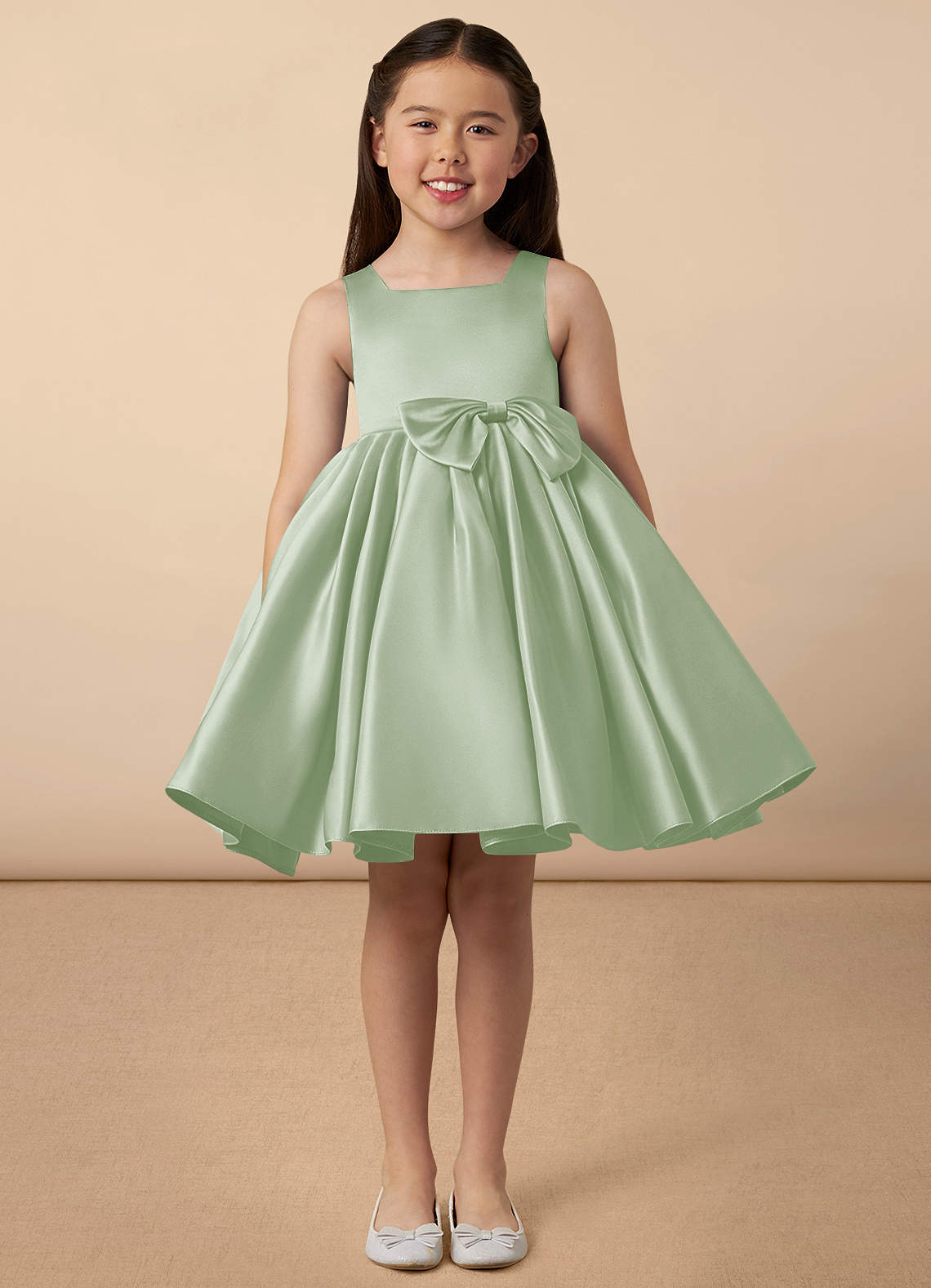Azazie Bo Peep Robe Demoiselle D'honneur Fillette Robe Trapèze en Mat Satiné Arc Vert Sauge image1
