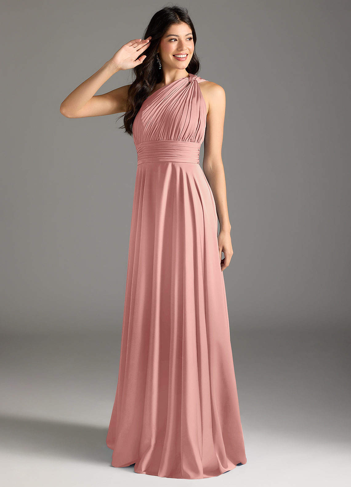 Azazie Charlize Robes de demoiselle d'honneur Robe Trapèze en Satin extensible Ue épaule Rosette image1