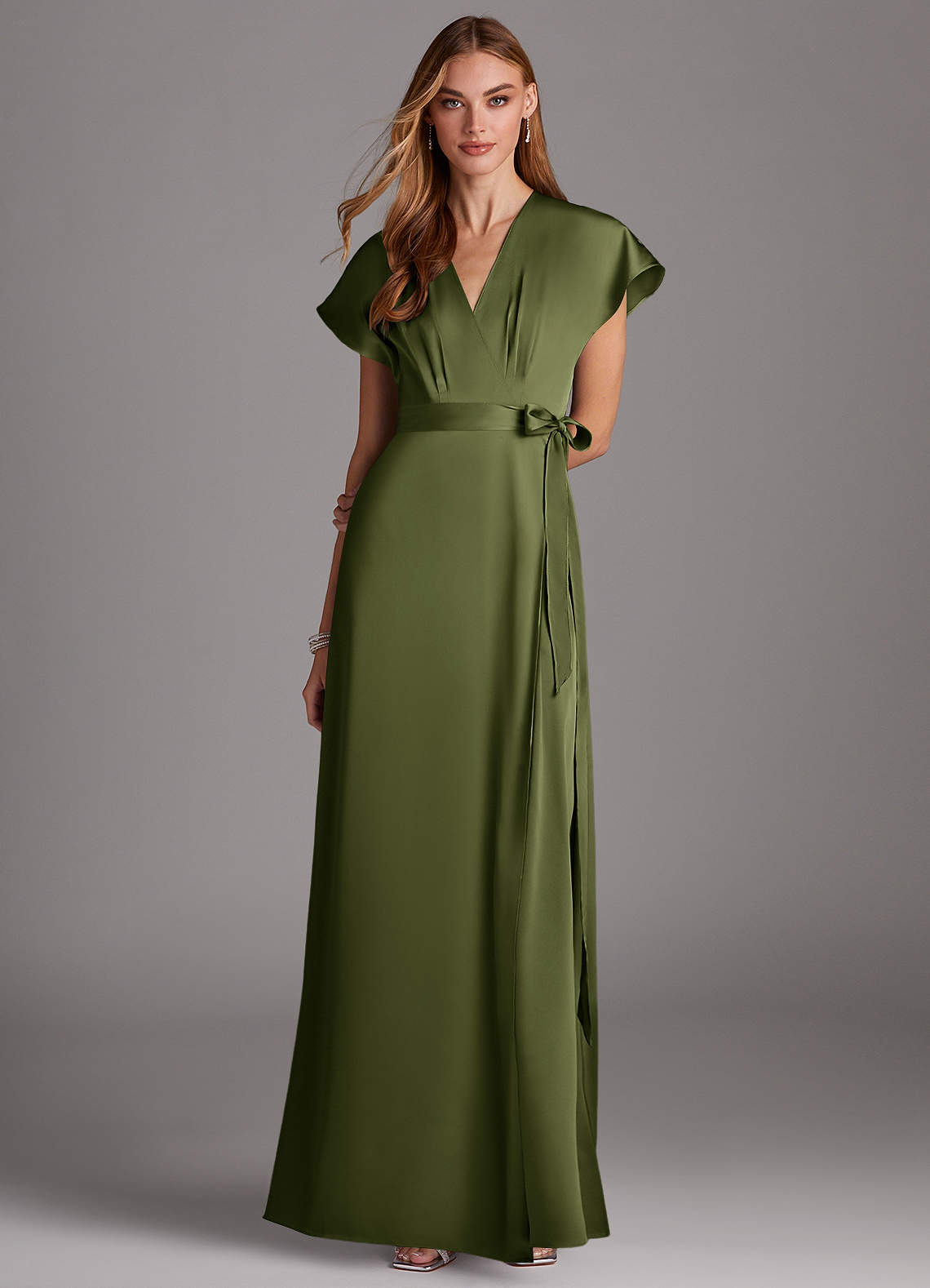 Azazie Nico Robes de demoiselle d'honneur Robe Trapèze en Satin extensible Col en V Olive image1