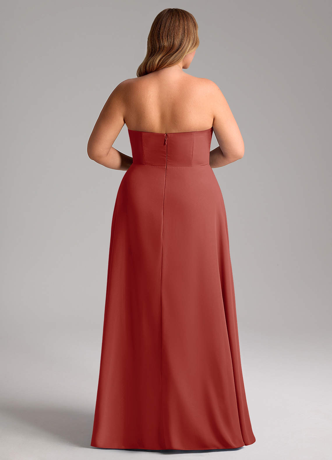 Azazie Wren Vestidos de damas de honor Vestido de Terracota de Gasa de Corte en A Convertible con Corte Lateral image14