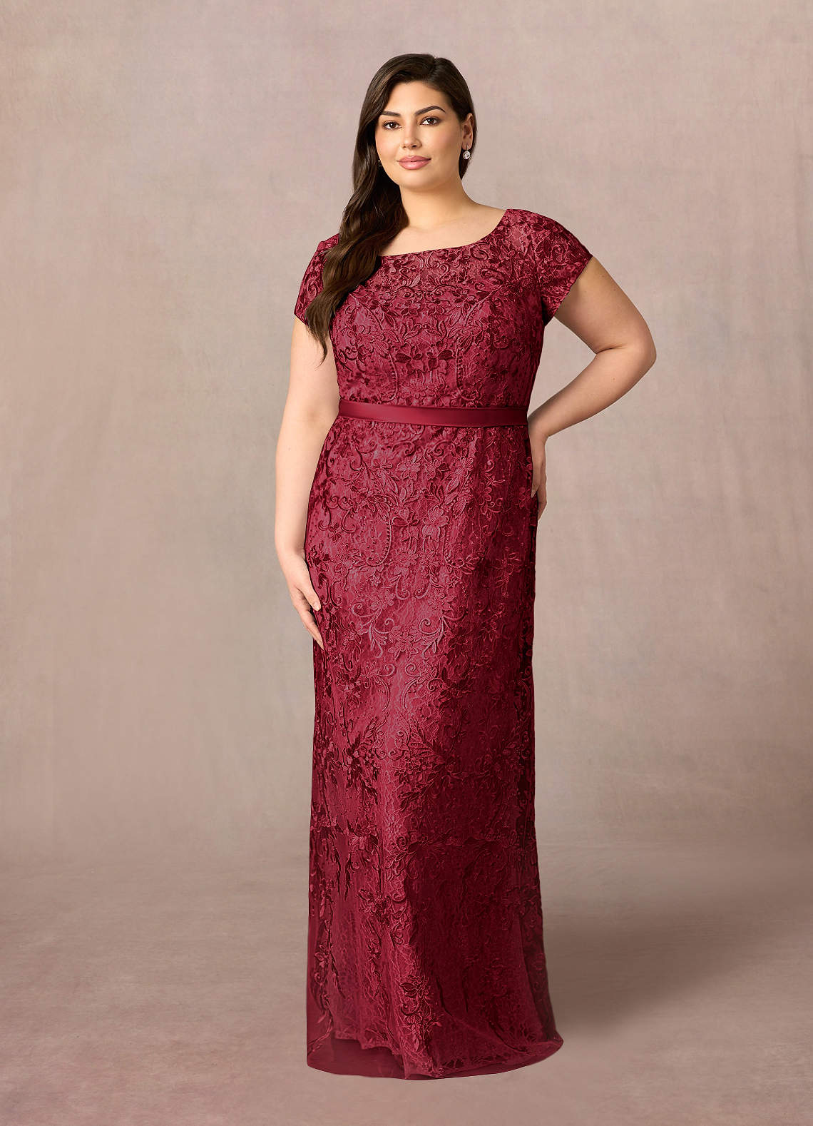Azazie Dorit Schlussverkauf Etui Schaufel Spitze Kleid Cabernet image1