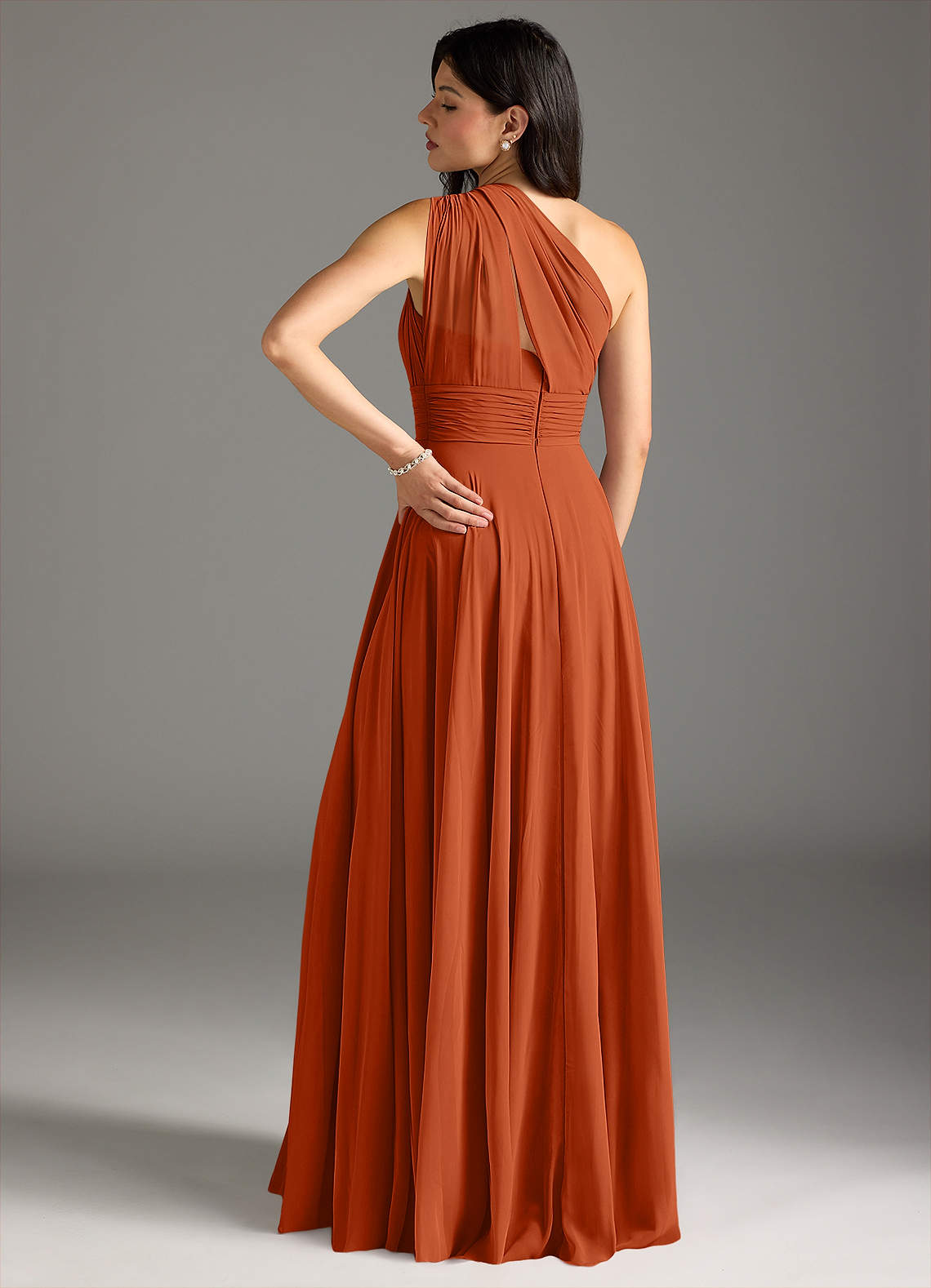 Azazie Charlize Vestidos de damas de honor Vestido de Naranja Quemada de Gasa de Corte en A con Hombro unilateral image1
