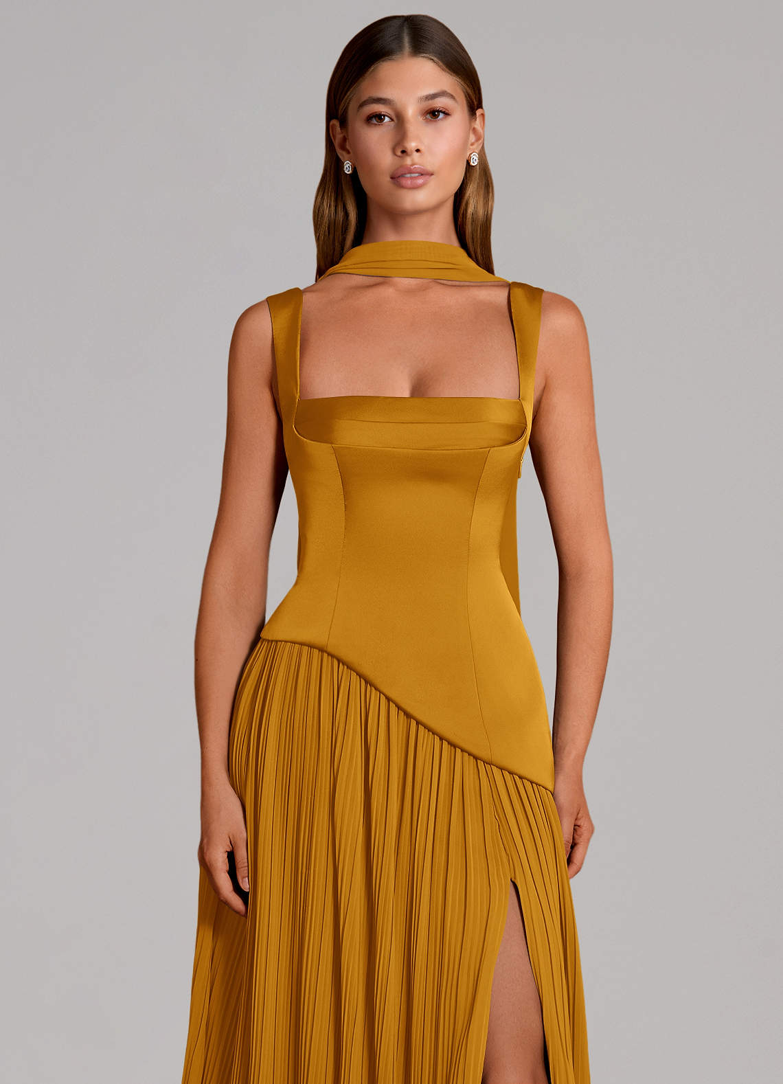 Azazie Stephanie Vestidos de madrinha de casamento Vestido Caramelo de Cetim elástico de Linha A com Plissado image5