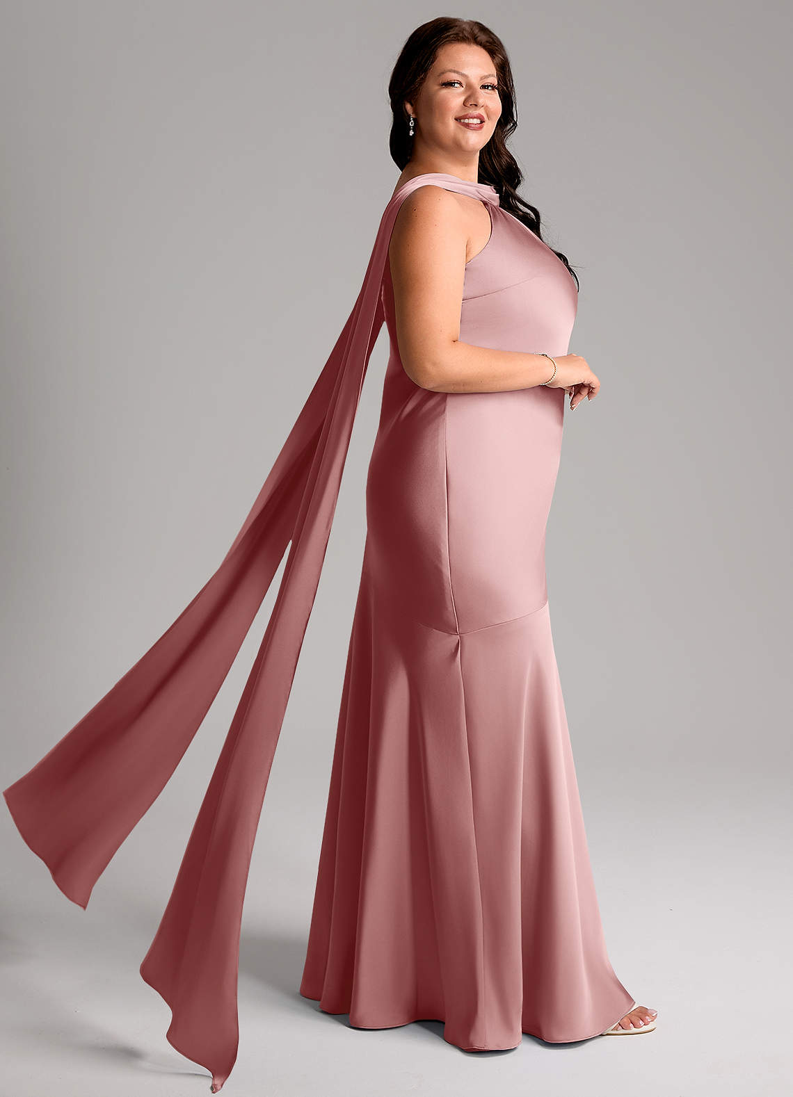 Azazie Kinsley Vestidos de damas de honor Vestido de Rosa Polvorienta de Satén Elástico de Corte Sirena con Corte Lateral image8