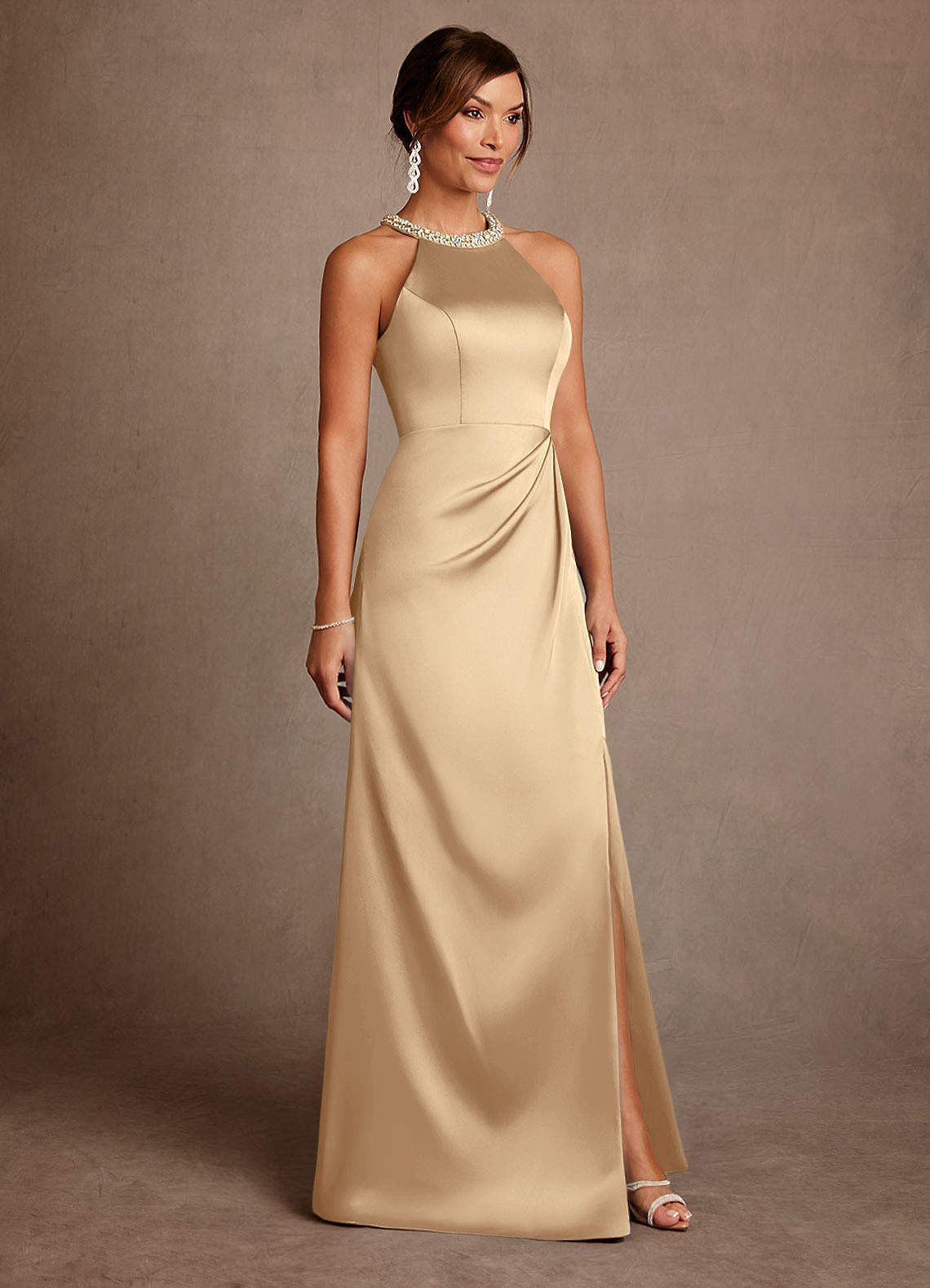 Azazie Lawrence vestidos de madre de la novia Vestido de Champán de Satén Elástico de Corte en A con Plisado image3