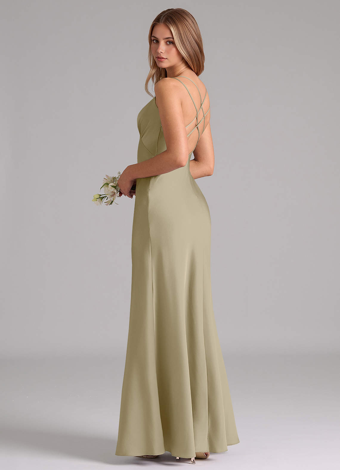 Azazie Suttona Robes de demoiselle d'honneur Robe Trapèze en Satin extensible Plissée Vert Mousse image1