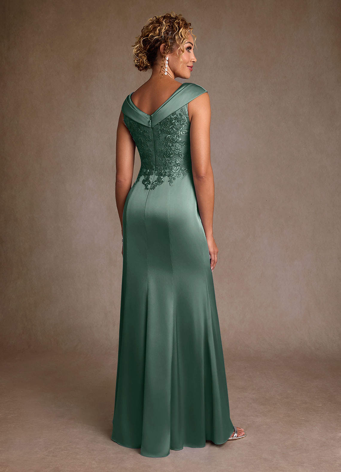 Eucalipto Azazie Santa Monica Vestido de Eucalipto de Encaje de Corte en A  vestidos de madre de la novia | Azazie ES, image size:1140x1578