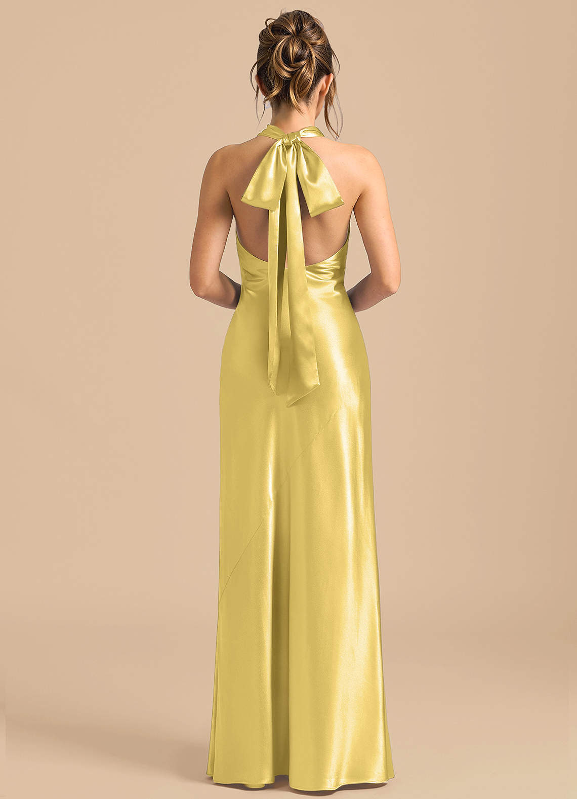 Azazie Velli Robes de demoiselle d'honneur Robe Fourreau en Satiné métallisé Col Haut Canari image4