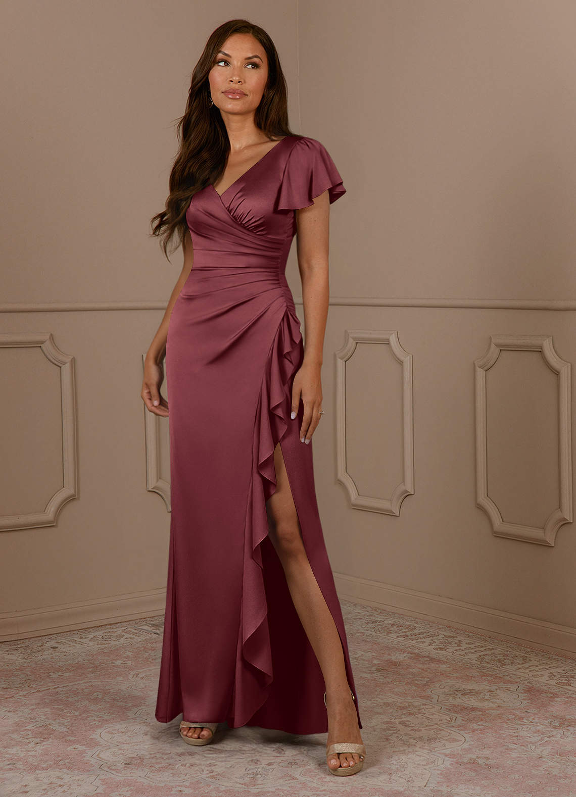 Azazie Roya vestidos de madre de la novia Vestido de Merlot de Satén Elástico de Sirena con Cuello en V Plisado image1