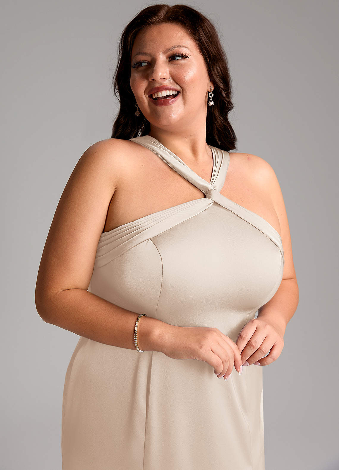 Azazie Rue Vestidos de damas de honor Vestido de Alabastro Blanco de Satén Elástico de Corte Sirena con Plisado image12