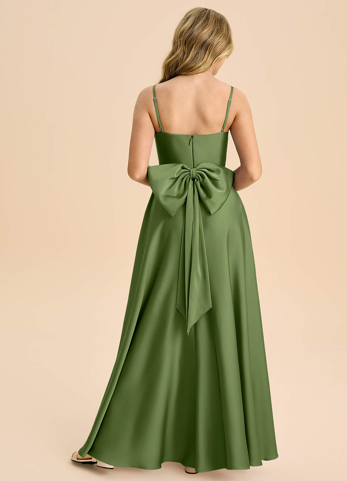 Azazie Bear Junior Vestido de Ganache de Satén Elástico de Corte en A con Escote de Corazón image1