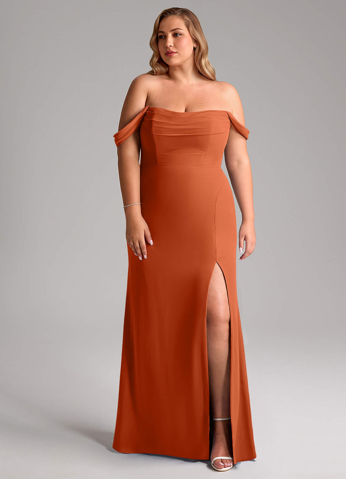 Azazie Saige Vestidos de damas de honor Vestido de Naranja Quemada de Gasa de Corte en A Convertible con Vestidos sin tirantes image9