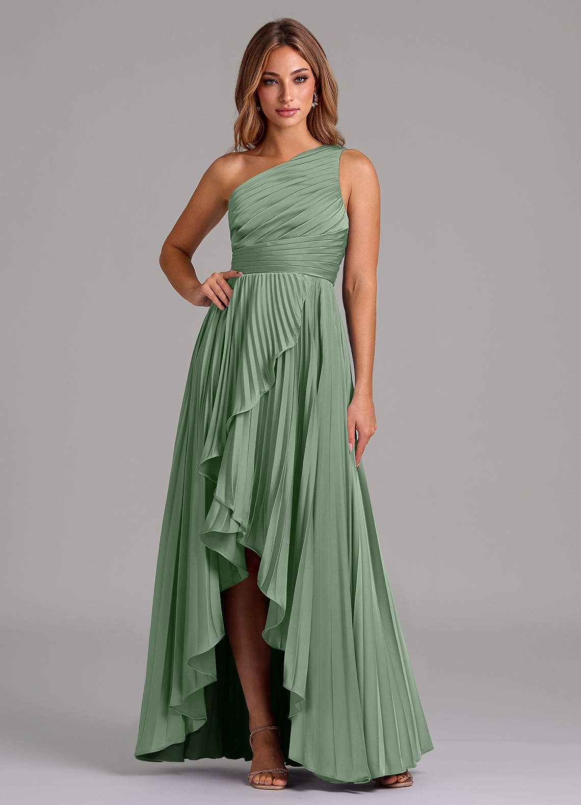 Azazie Lyrica Vestidos de damas de honor Vestido de Matcha de Satén Elástico de Corte en A con Hombro unilateral image1