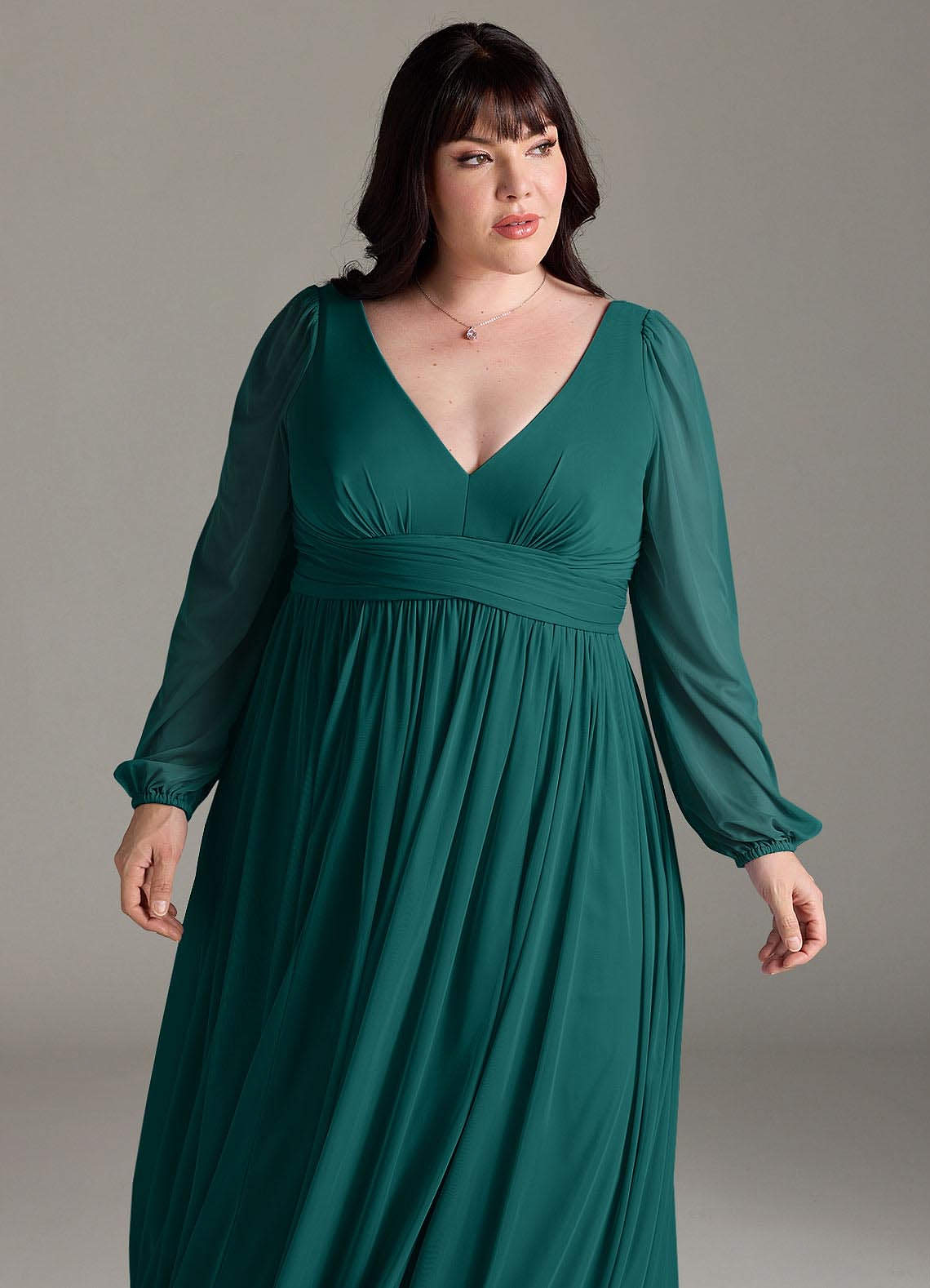 Azazie Norah Abiti da Damigella Abito A-Line in Chiffon con Maniche lunghe e Scollo a V Verde Pavone image11