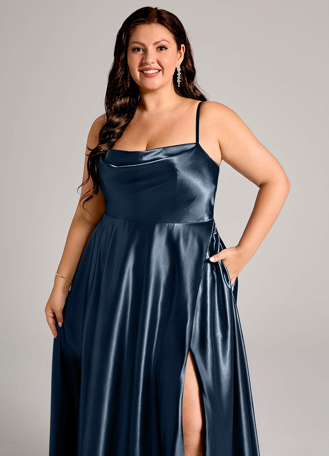 Azazie Elle Suknie dla druhen Linia A z kieszeniami Metaliczny satynowy Do ziemi Sukienka image11