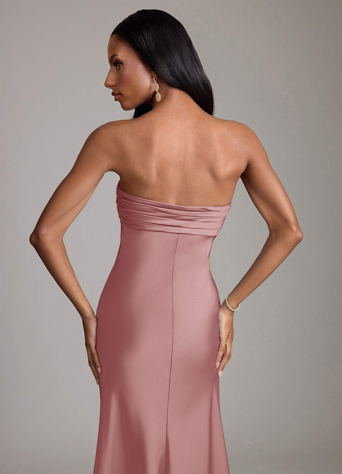 Azazie Saylor Vestidos de damas de honor Vestido de Rosa Polvorienta de Satén Elástico de Corte Sirena con Sin tirantes image5