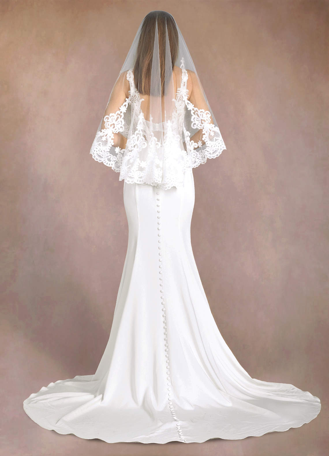 front Princess Lace Hip Veil With Blusher