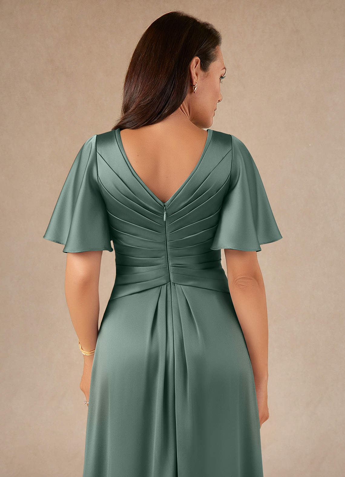 Azazie Emmeline Vestidos para mãe da noiva Vestido Musgo Marinho de Cetim elástico de Linha A com Plissado image3