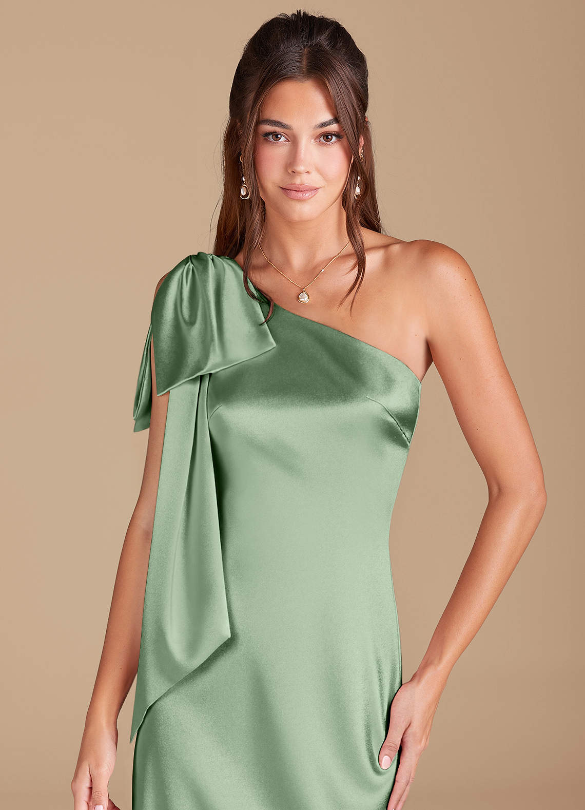 Azazie Capri Brudtärnklänningar Klä av Tubklänning i Metallisk satin Ena axeln Matcha image4