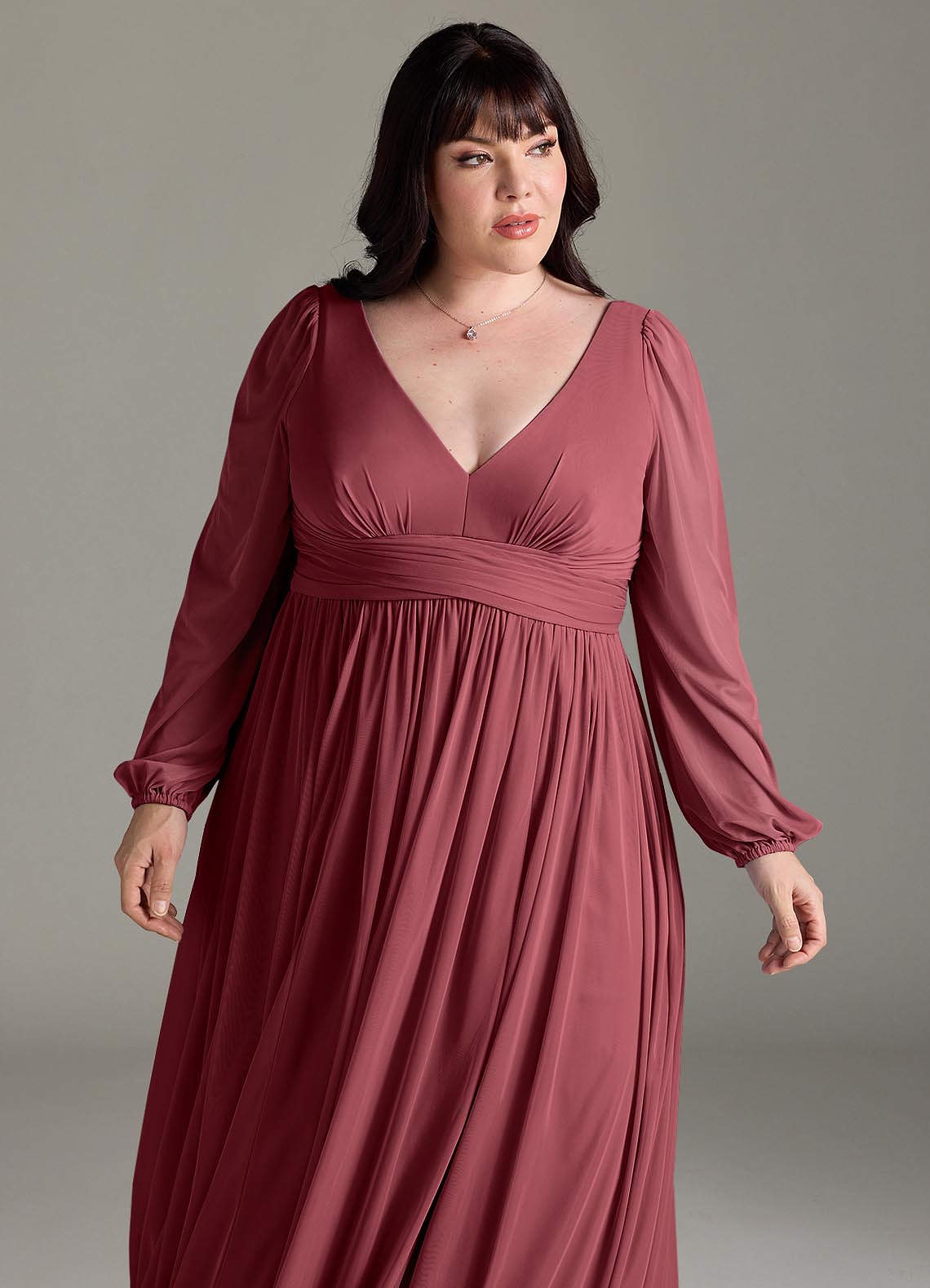 Azazie Norah Vestidos de damas de honor Vestido de Merlot de Gasa de Corte en A con Manga larga con cuello en V image11