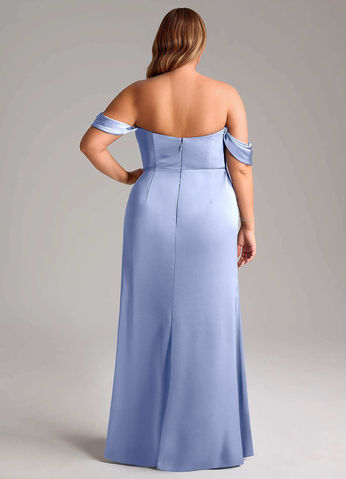 Azazie Saige Vestidos de madrinha de casamento Vestido Gelo de Cetim elástico de Bainha com Fora do ombro image11