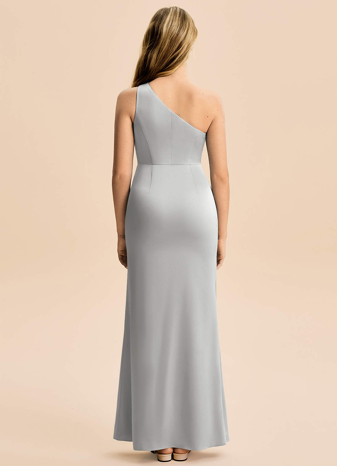 Azazie Akilah Junior Robe Fourreau en Satin extensible Plissée Argent image5