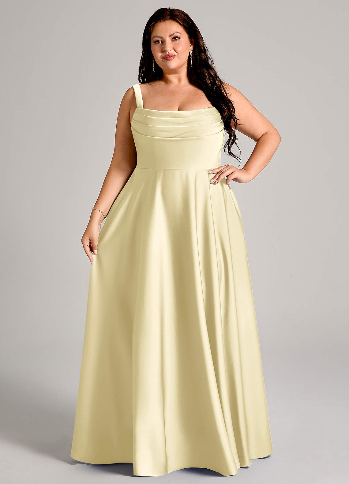 Azazie Shaude Robes de demoiselle d'honneur Robe Trapèze en Satin extensible Plissée Sorbet Citron image11