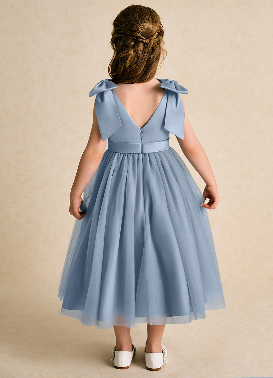Azazie Serene Abiti da Ragazza di Fiori Abito Principessa in Raso Opaco Fiocco Blu Polveroso image5