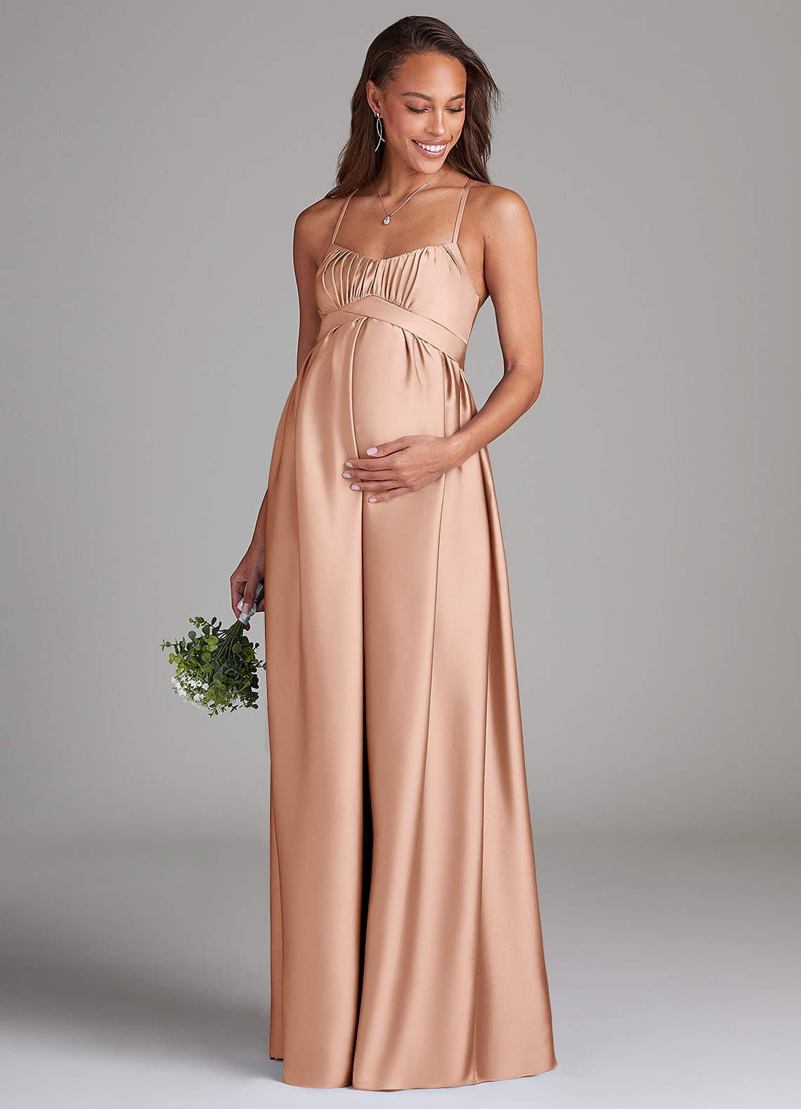 Azazie Llana Robes de demoiselle d'honneur de maternité Robe Trapèze avec poches Longueur ras du sol Satin extensible image1