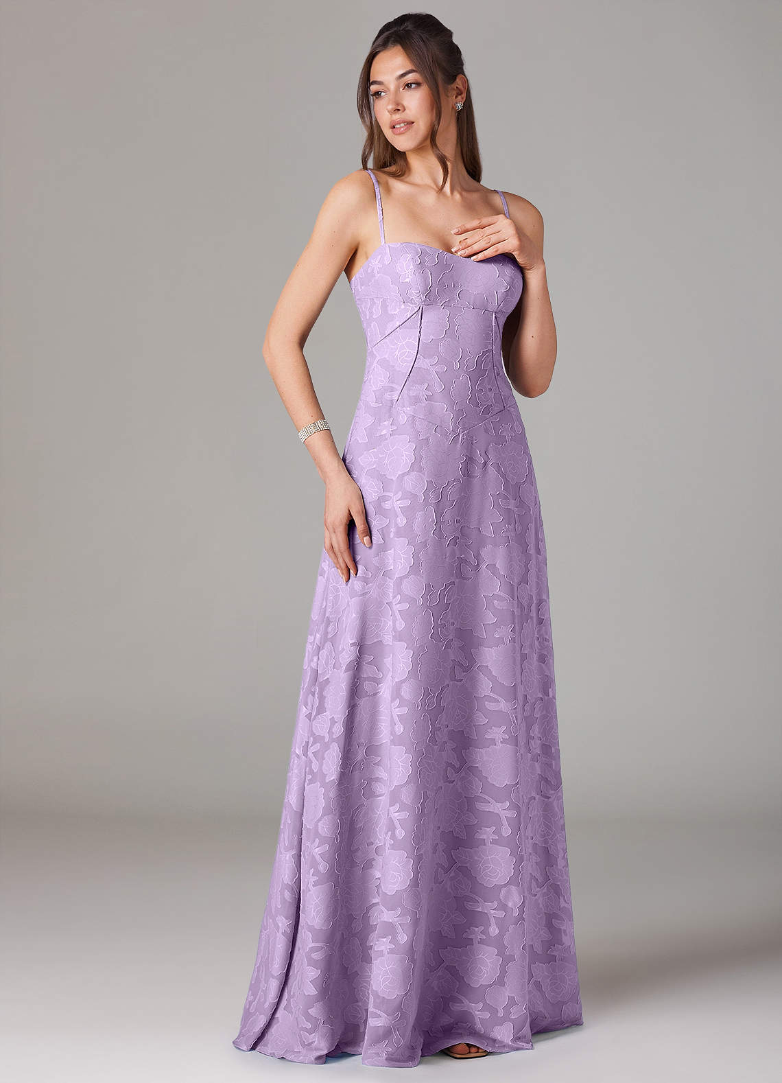 Azazie Valentine Vestidos de damas de honor Vestido de Lila de Devorado Floral de Corte en A con Escote de Corazón image2