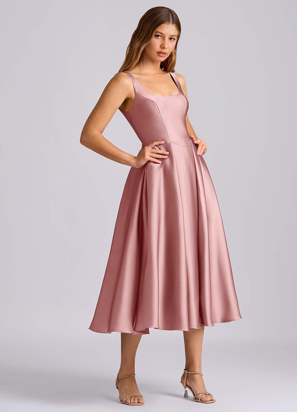Azazie Amalie Vestidos de madrinha de casamento Vestido Rosa Empoeirada de Cetim elástico de Linha A com Plissado image3