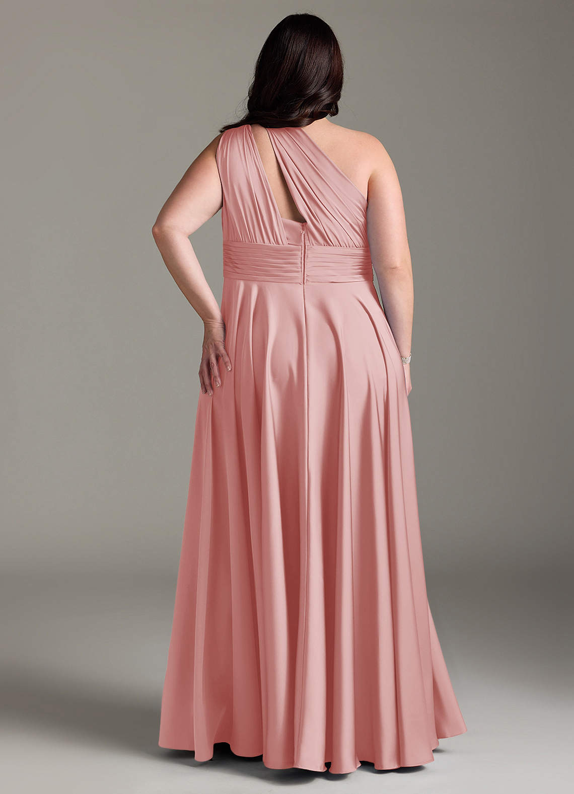 Azazie Charlize Robes de demoiselle d'honneur Robe Trapèze en Satin extensible Une épaule Rose Poudré image9