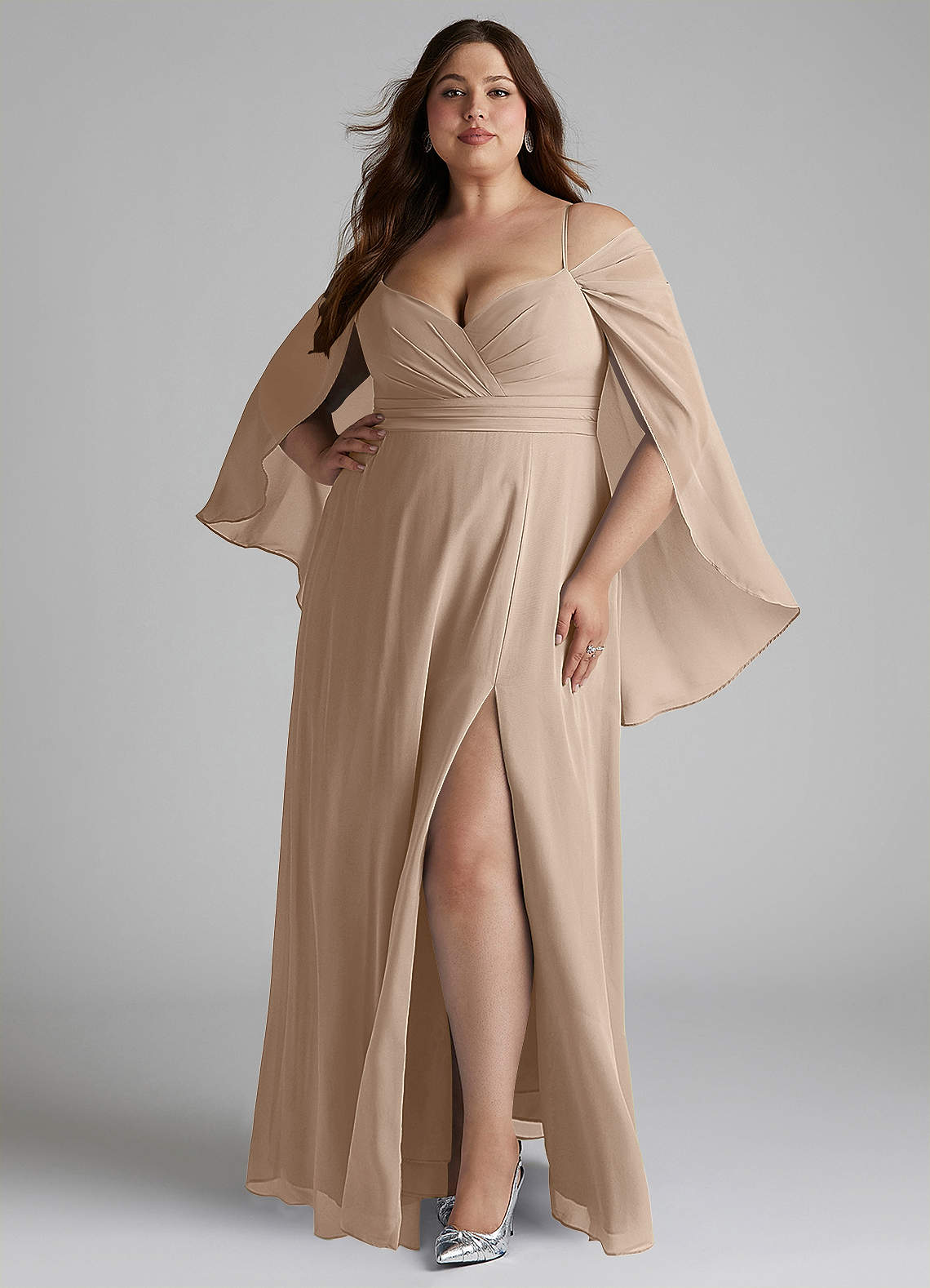 Azazie Cienna Robes de demoiselle d'honneur Robe Trapèze en Mousseline de soie Manche longue Taupe image1