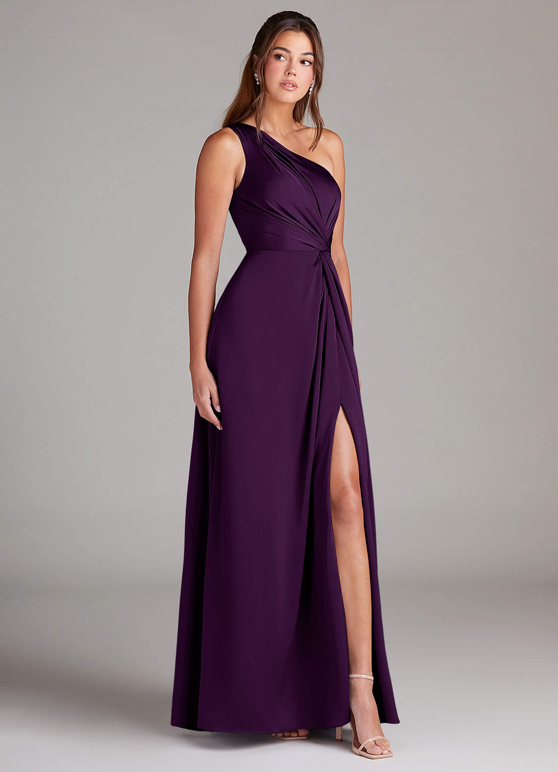 Azazie Brooke Vestidos de damas de honor Vestido de Uva de Satén Elástico de Corte en A con Hombro unilateral image3