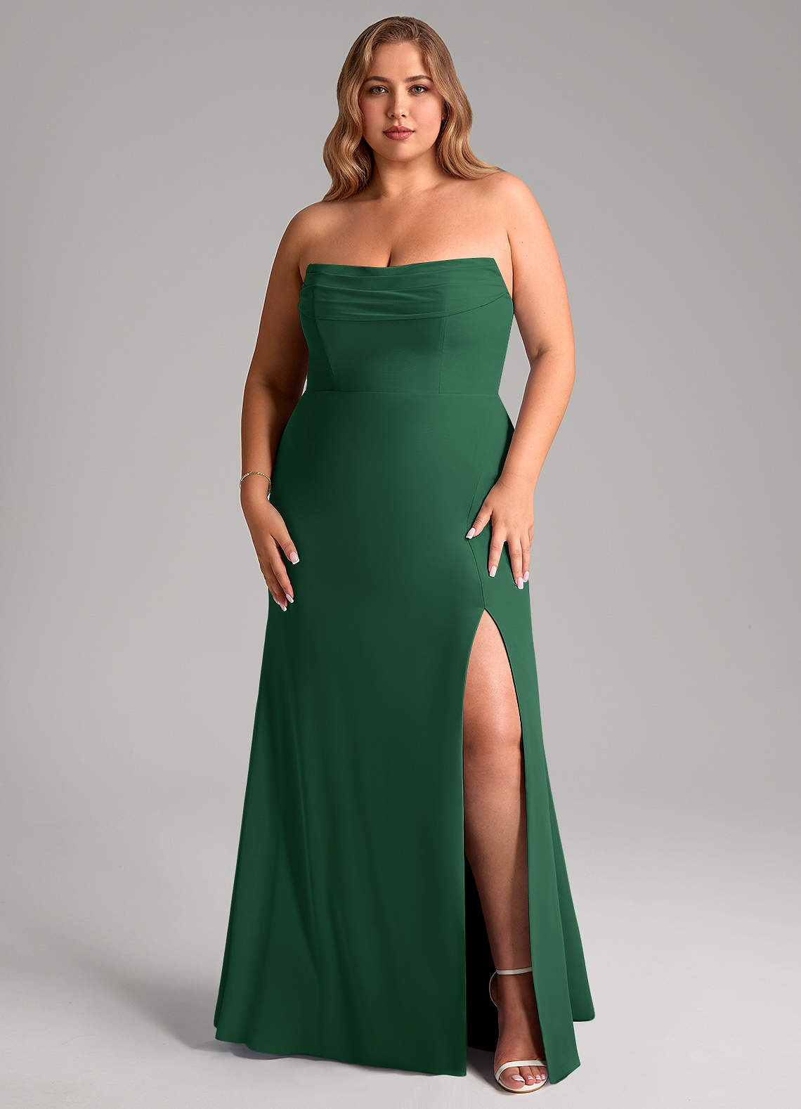 Azazie Saige Jurken voor bruidsmeisjes Converteerbaar Jurk van Chiffon met A-Lijn Off the Shoulder Donkergroen image15