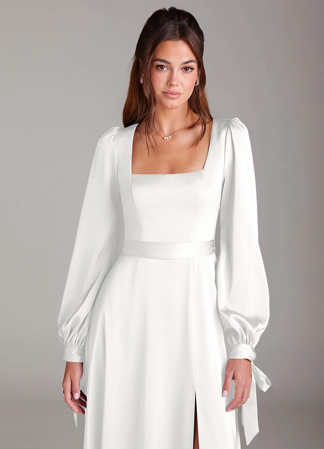 Azazie Leonia Abiti da Damigella Abito A-Line in Raso Elasticizzato Manica Lunga Bianco image5