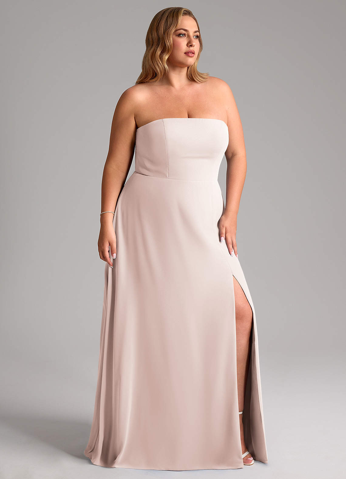 Azazie Wren Vestidos de madrinha de casamento Vestido Pétala De Rosa de Chiffon de Linha A com Fenda Lateral image11