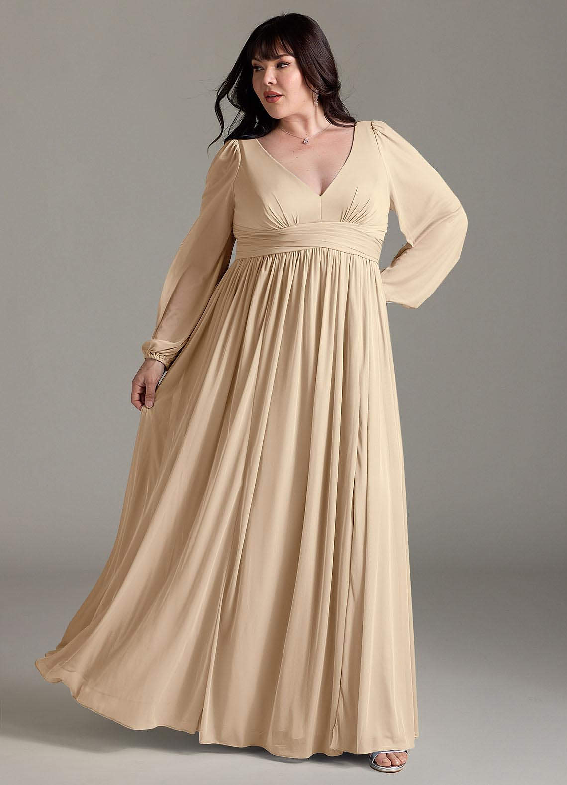 Azazie Norah Abiti da Damigella Abito A-Line in Chiffon con Maniche lunghe e Scollo a V Champagne image7