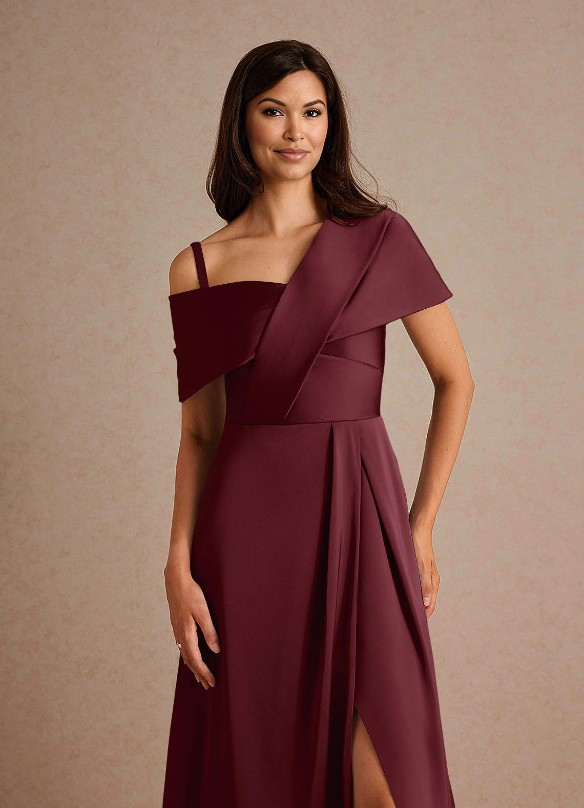 Azazie Milton Abiti per la Madre della Sposa Abito A-Line in Raso Elasticizzato Plissettato Cabernet image2