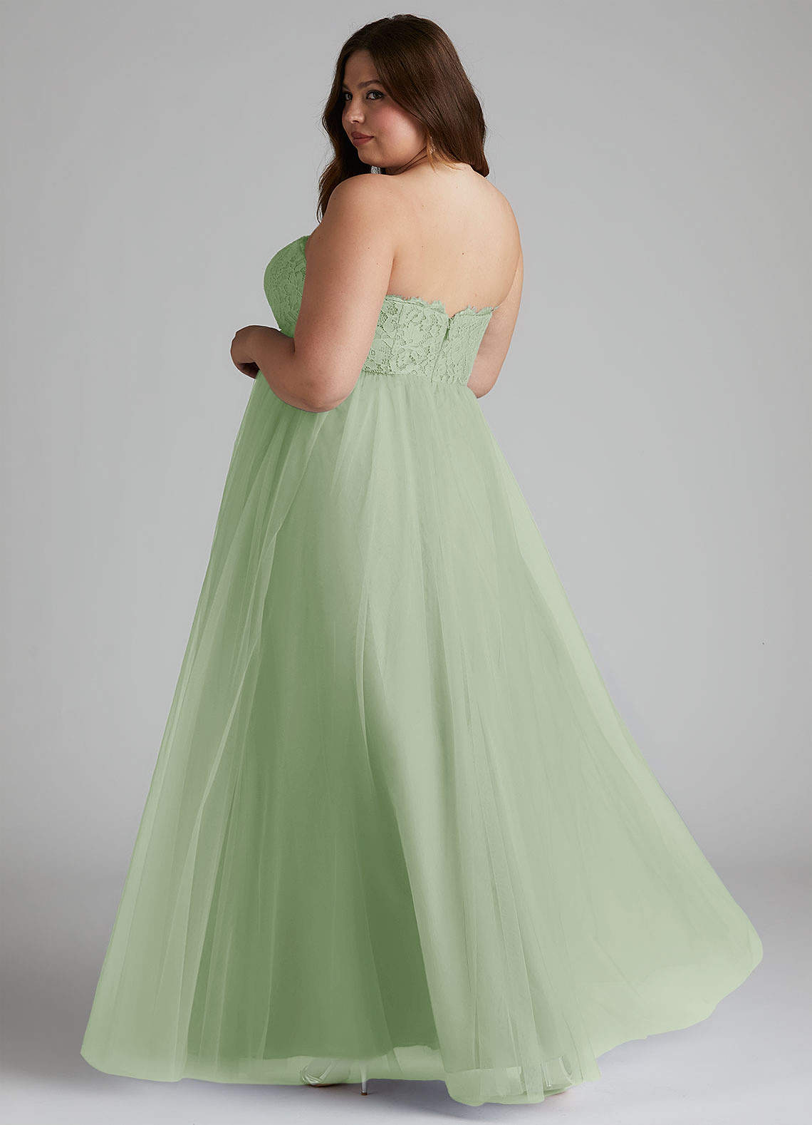 Azazie Roni Essayer des robes à la maison Robe Trapèze Convertible en Tulle Encolure en Forme de Cœur Rose Poussiéreuse image9