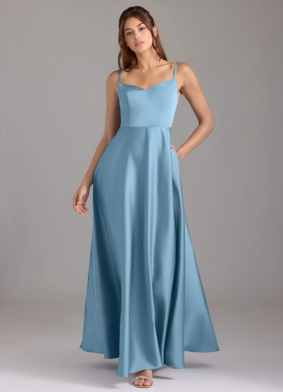 Azazie Marley Jurken voor bruidsmeisjes Converteerbaar Jurk van Stretch Satijn met A-Lijn Off the Shoulder Staal Blauw image1