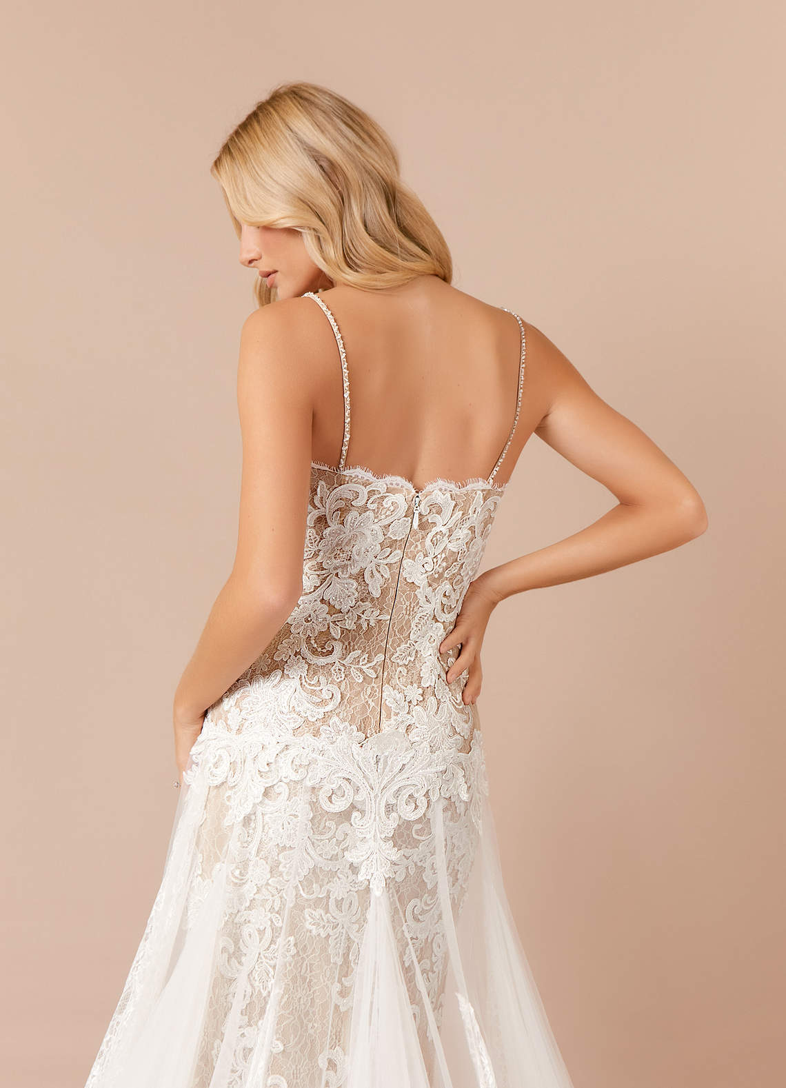 Azazie Mireya Robes de mariée Robe Fourreau en Tulle Paillettes Diamant Nude image4