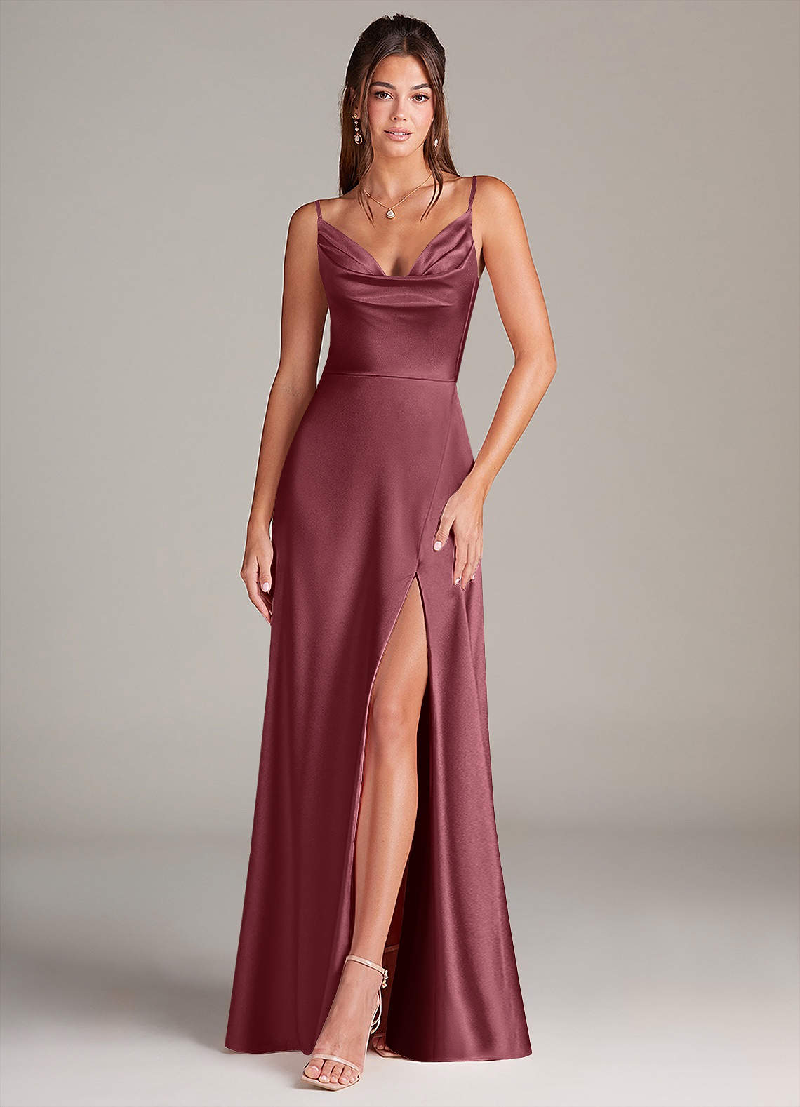 Azazie Sarella Vestidos de damas de honor Vestido de Rosa Del Desierto de Satén Elástico de Corte en A con Plisado image1