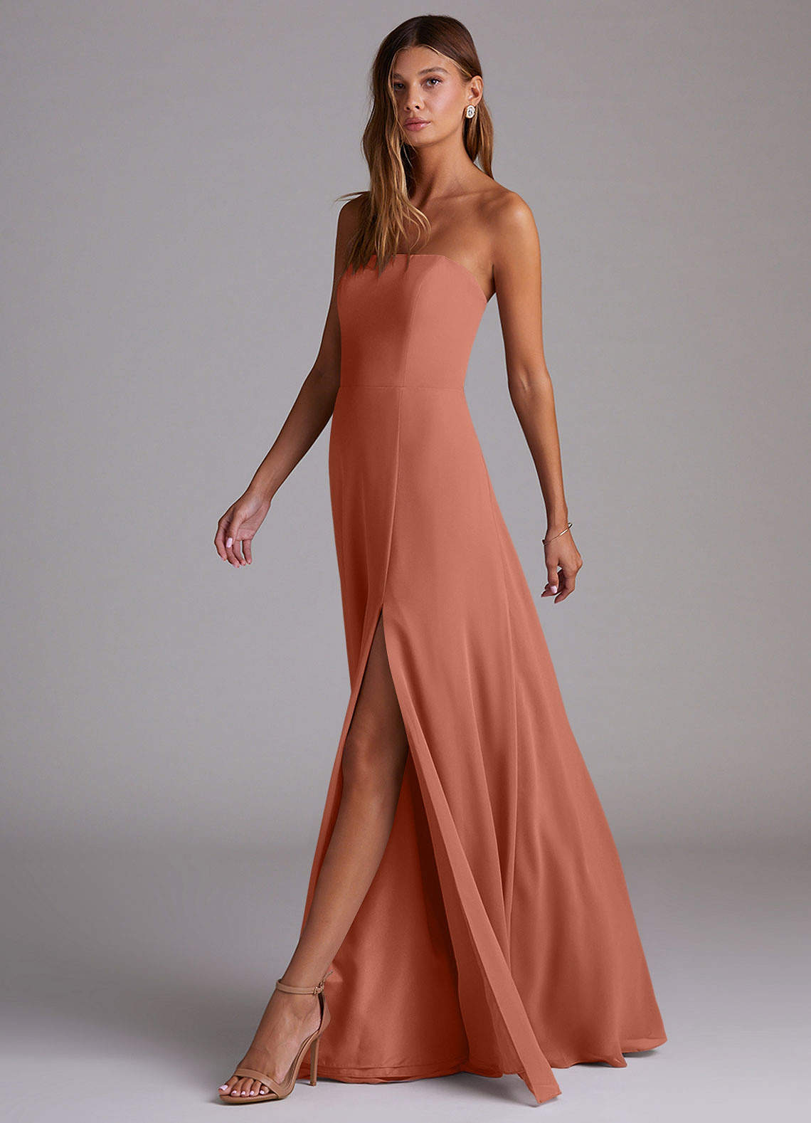 Azazie Wren Vestidos de damas de honor Vestido de Mai Tai de Gasa de Corte en A Convertible con Corte Lateral image3