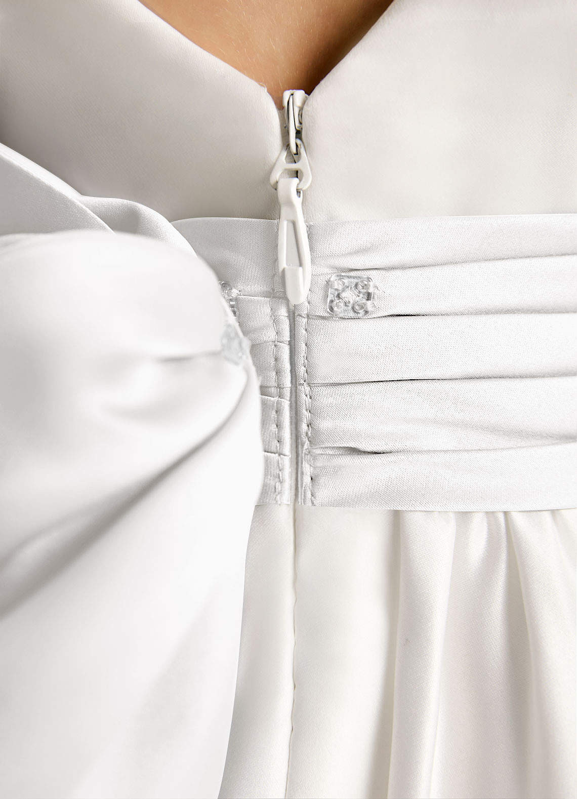 Azazie Sosie Robe Demoiselle D'honneur Fillette Robe Trapèze en Mat Satiné Plissée Ivoire Blanc image5